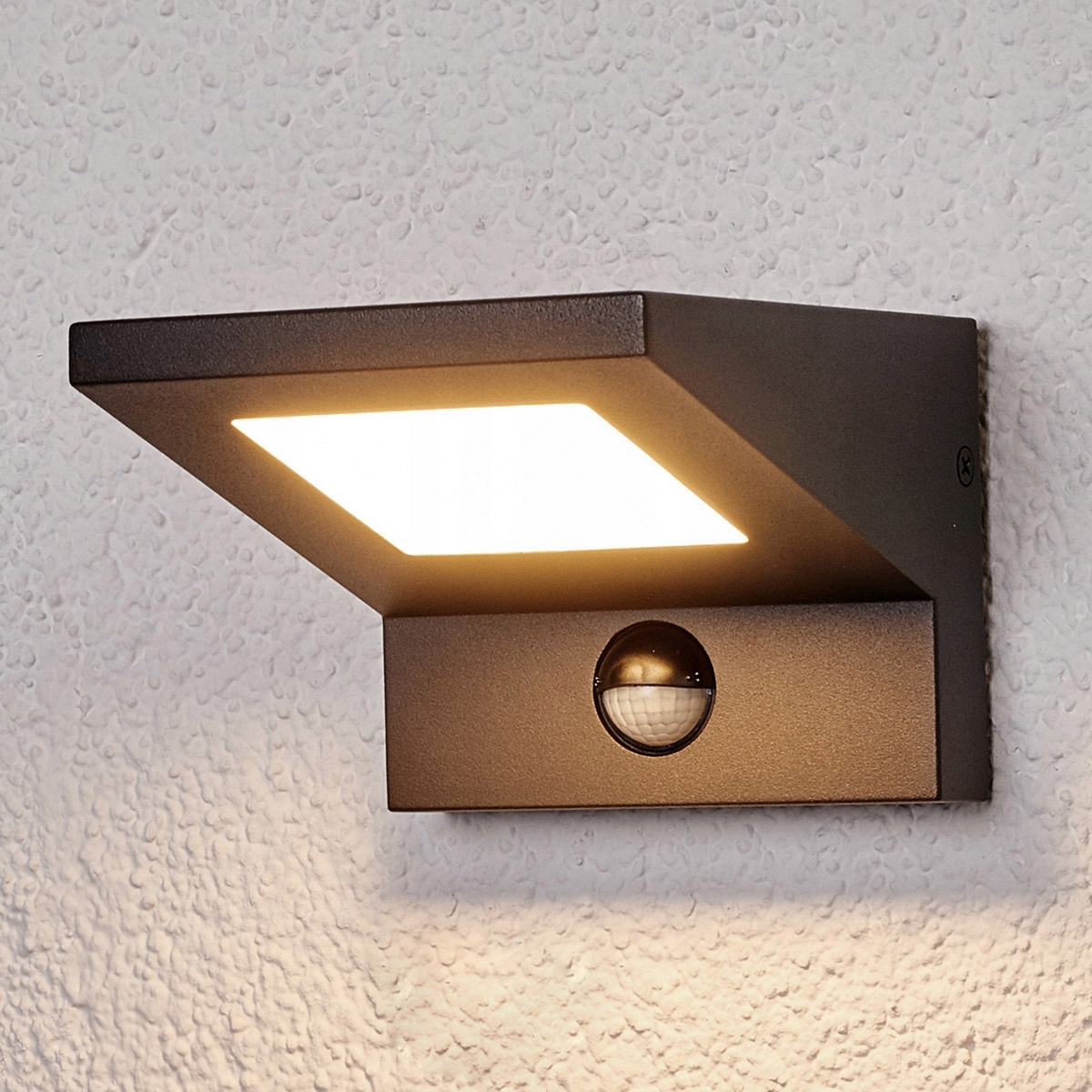 Vonkajšie fasádne svietidlo - Lucande External Sconce Levvon A + IP54