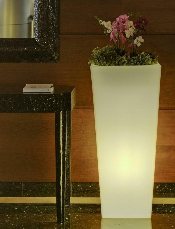 NOVINKA ZÁHRADNÝ kvetináč MELISA 40 SOLAR biela - LED, ste